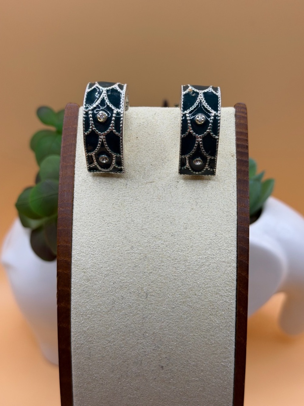 Torquise Enamel Silver-Tone clip on  Earrings - Elegant Pattern vintage